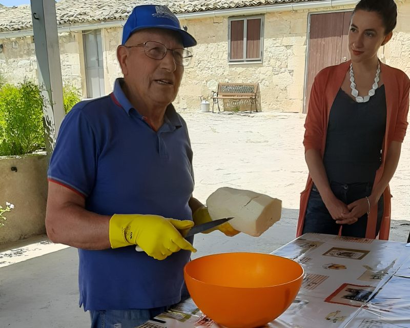 Ragusa: Ricotta Making Expereince at a Farm With Dinner - Ricotta-Making Process