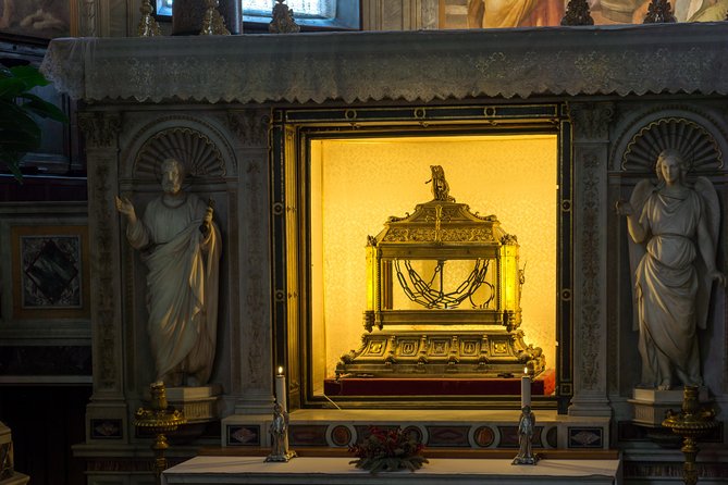 Rainbow Tour: the Secret Gay History of Rome - Basilica of Santa Maria and Opium Hill