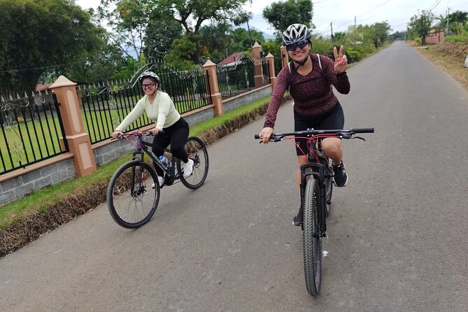 Rainforest Bike Tour in La Fortuna - Key Points