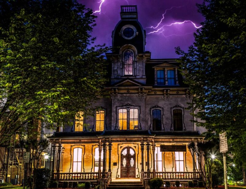 Raleigh: Ghosts and Ghouls Hauntings Walking Tour - Meeting Information