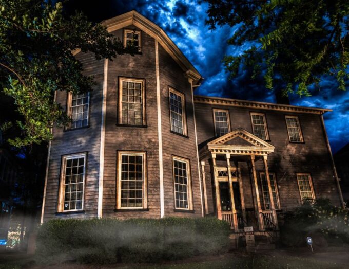 Raleigh: Ghosts and Ghouls Hauntings Walking Tour - Haunted Sites Explored