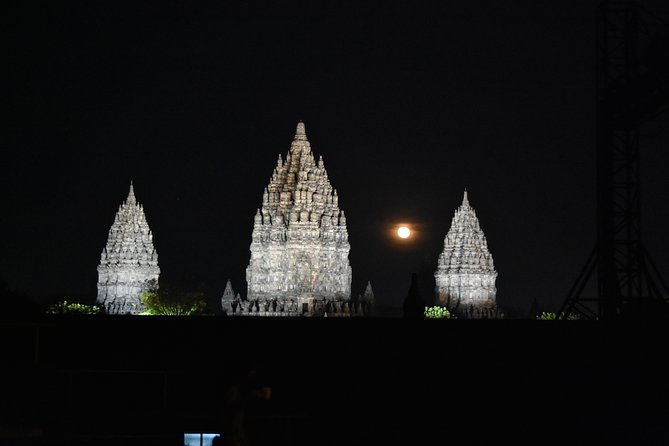 Ramayana Ballet Performance In Prambanan Temple With Dinner - Dining Experience With the Performance