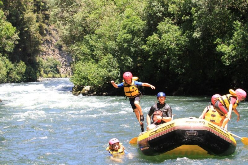 Rangitaiki Rafting Grade 2 - Family-Friendly Experience