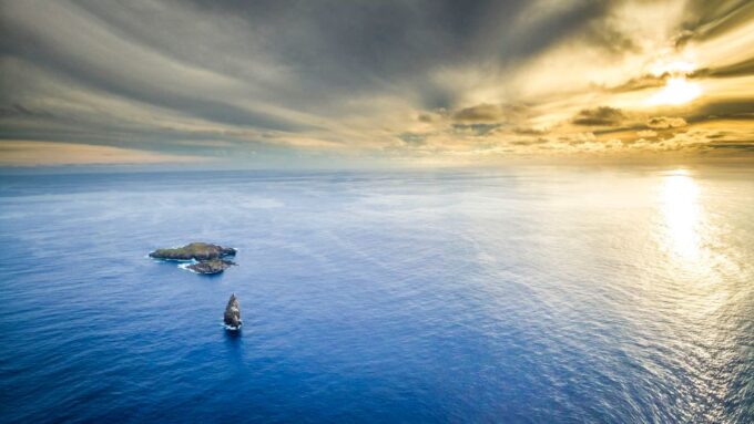 Rano Kau: Trek Around the Crater Rim. - Booking Information