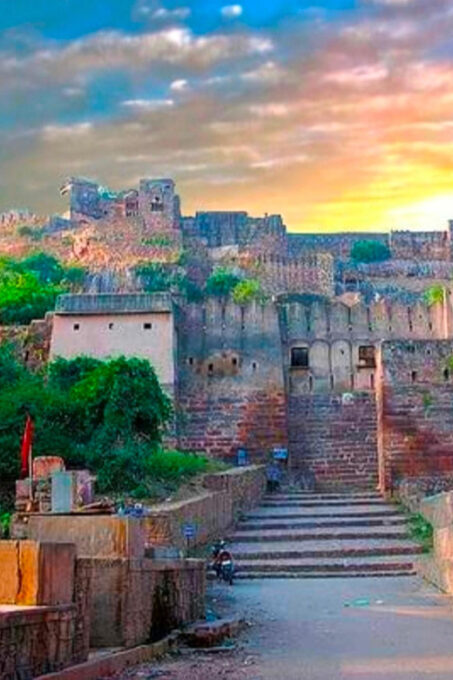 Ranthambore Fort and Ganesh Temple Tour in a Jeep - Scenic Views and Wildlife Viewing