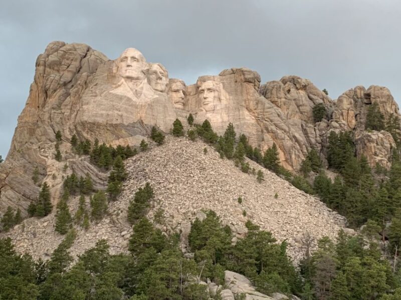 Rapid City: Private Black Hills Monuments Full-Day Tour - Itinerary Highlights