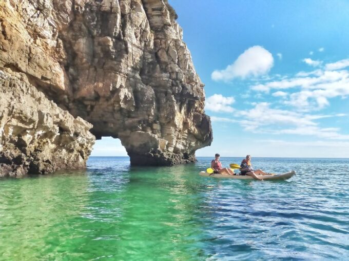 Raposeira: Guided Kayak Tour and Praia Da Ingrina Caves - Relaxing at Praia Do Barranco