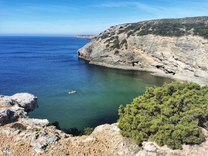 Raposeira: Guided Kayak Tour and Praia Da Ingrina Caves - Frequently Asked Questions