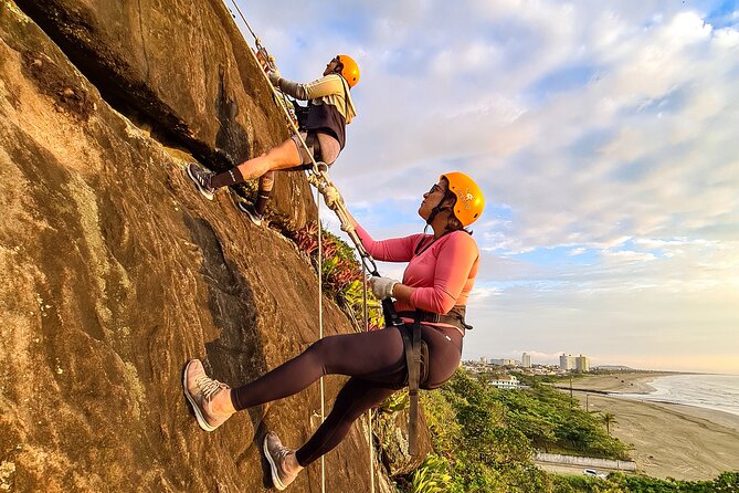 Rappelling at Costão Beach - Key Points