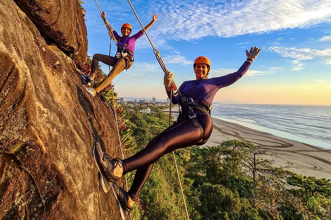 Rappelling at Costão Beach - Meeting Point and Parking