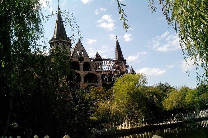Ravadinovo Castle Unseen - Visitor Experiences and Perspectives