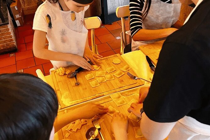 Ravioli Cooking Class in Piazza Navona, Rome Italy - Cancellation Policy and Group Size