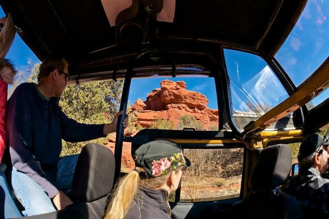 Red Canyon Loop Half Day Jeep Tour - Overlook Arch and Dinosaur Footprints