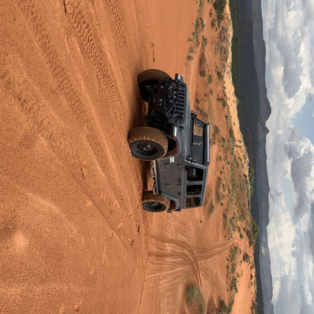Red Canyon (Peek-a-Boo Canyon): Off-Road Jeep Tour & Hike - Tour Experience and Highlights