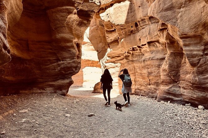 Red Canyon: Small Group Photo Tour - Exploring the Red Canyon