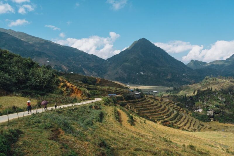 Red Dao Village Trek and Herbal Bath - Key Points