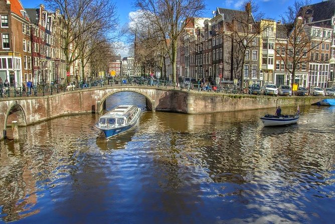 Red Light District Tour With Canal Cruise - Tour Features