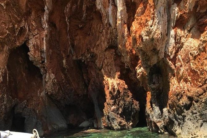 Red Rocks & Hells Islands Private Getaway Tour - Meeting and Pickup