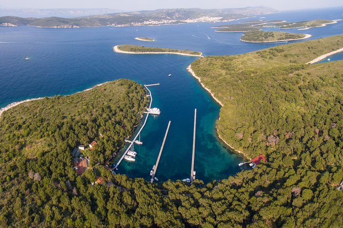 Red Rocks & Hells Islands Private Getaway Tour - Gourmet Dining Experiences