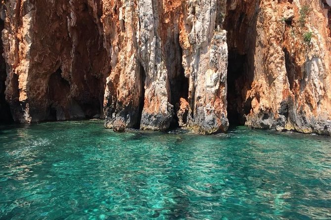 Red Rocks & Hells Islands Private Getaway Tour - Personalized and Exclusive Tour