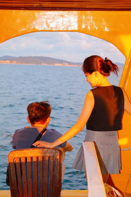 RedRiverTours - Enjoying Sunset & Night Squid Fishing - Participant Guidelines