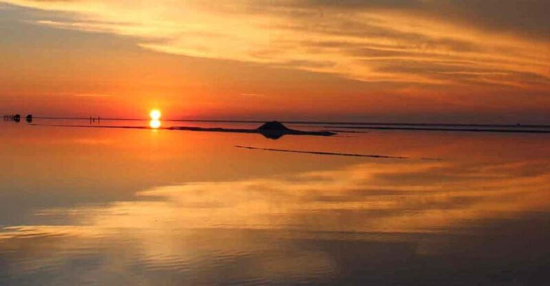 Reflection of the Sky and Sunrise (Noon) - Key Points