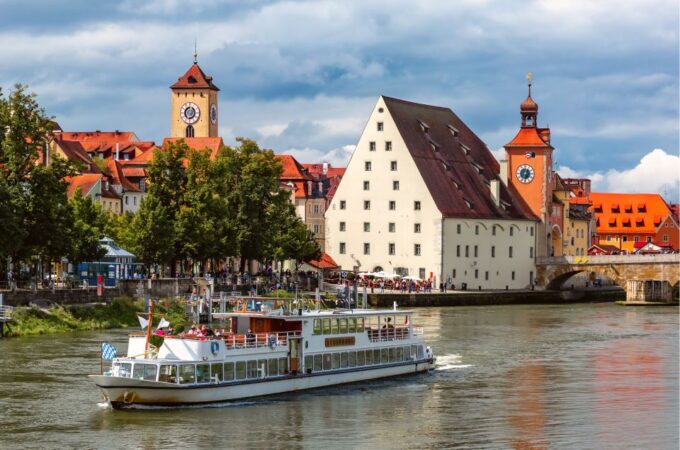 Regensburg: Scavenger Hunt Self-Guided Tour - Sightseeing at Your Pace