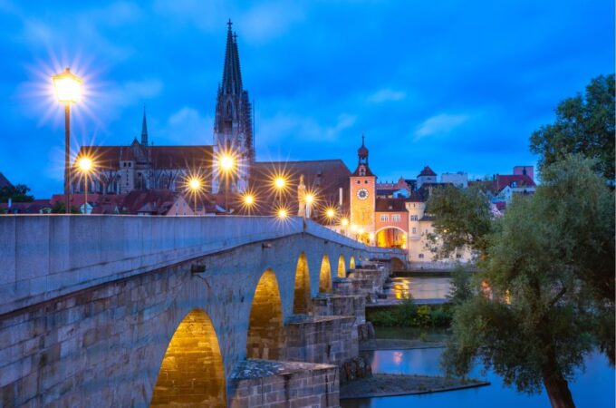 Regensburg: Scavenger Hunt Self-Guided Tour - Shipping and Accessibility Details