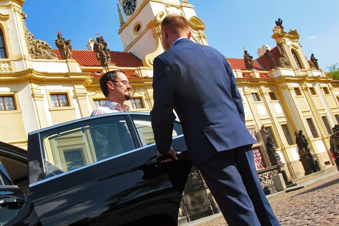 Regensburg to Prague Private Transfer - Meeting and Pickup Logistics