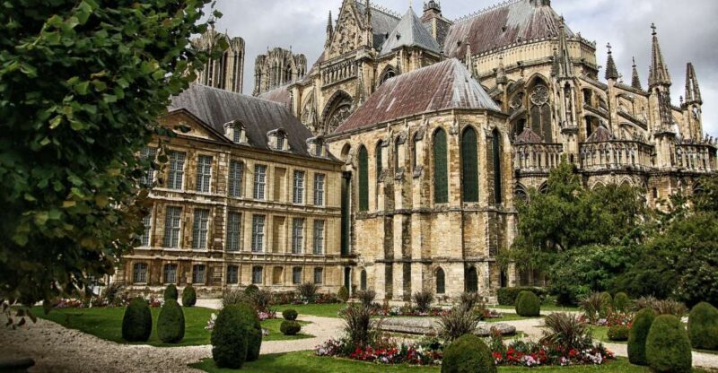 Reims: Bachelorette Party Outdoor Smartphone Game - Key Points