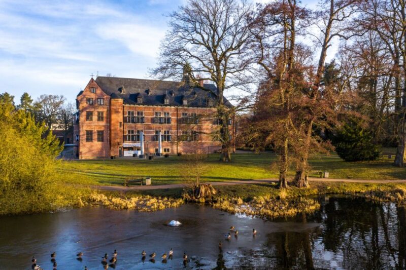 Reinbek Castle & Ahrensburg Palace Trip by Car From Hamburg - Key Points