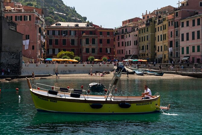 Relaxing Boat Tour With Aperitif in Cinque Terre - Tour Capacity and Requirements