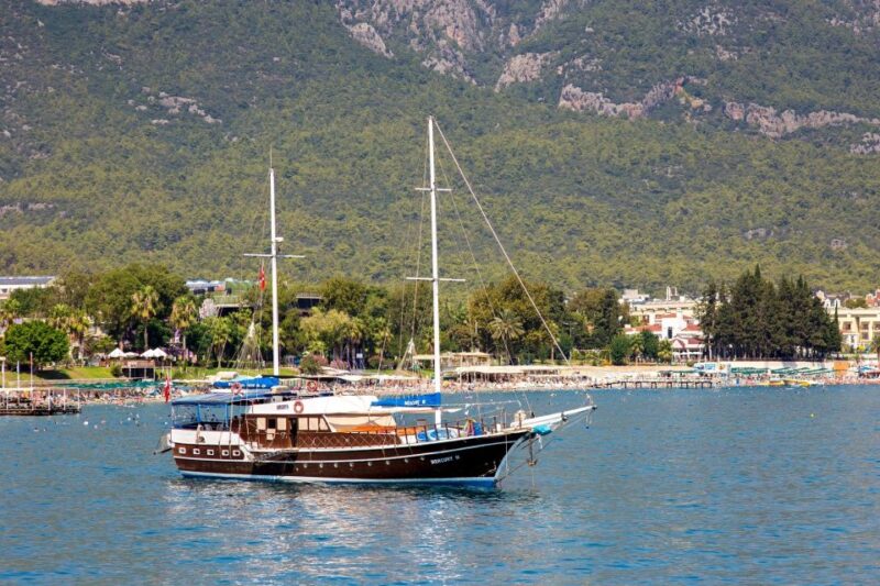 Relaxing Boat Trip With Lunch and Drinks - Itinerary Highlights