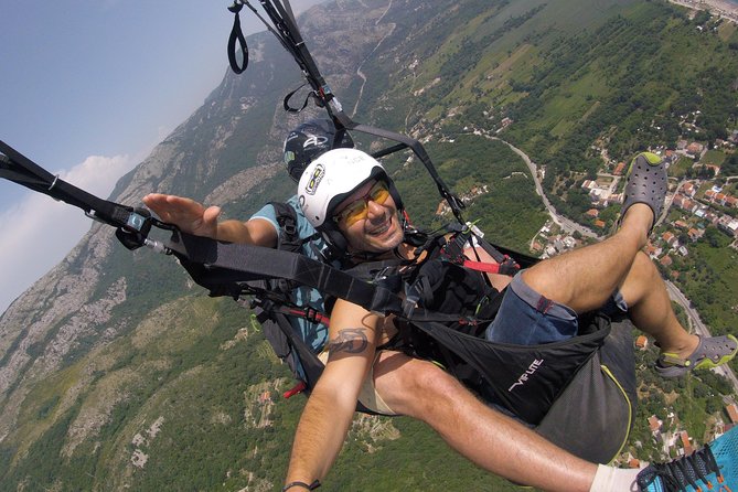 Relaxing Flight in Petrovac - Memorable Tandem Paragliding Experience