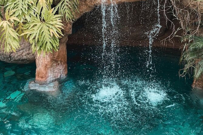 Relaxing Hotsprings and La Fortuna Waterfall Tour - Exploring La Fortuna Waterfall