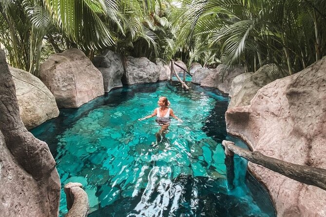 Relaxing Hotsprings and La Fortuna Waterfall Tour - Dining and Refreshments