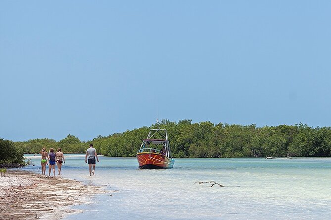 Relaxing Private Boat Tour to Cabo Catoche With Fishing and Snorkeling - Quintana Roos Coastline