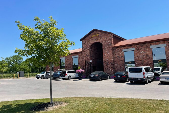 Relaxing Three Courses Lunch & Wine Tour Through Niagaras Wine Country - Tour Overview