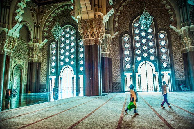 Religious Casablanca: Private Spiritual Tour Including Hassan II Mosque Visit - Visiting the Notre Dame De Lourdes Church