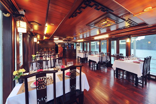 Renea Cruise - Boutique Overnight Cruise in Bai Tu Long Bay(2D1N) - Cabin Accommodations and Amenities