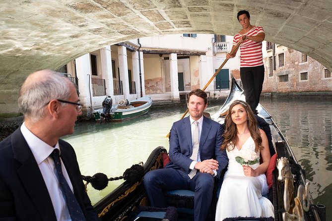 Renew Your Wedding Vows on a Romantic Gondola - Personalizing Your Vow Renewal Ceremony