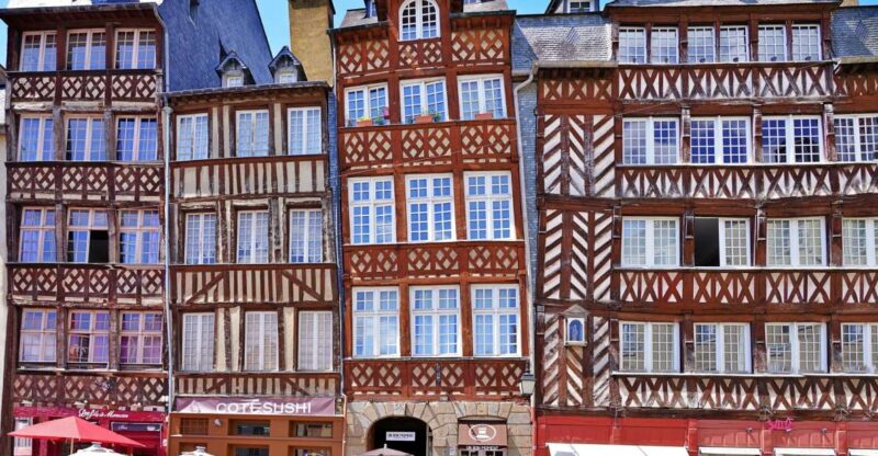 Rennes: Bachelorette Party Outdoor Smartphone Game - Key Points