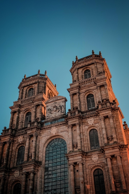 Rennes: Christmas Market Walking Tour - Christmas Village at Parlement