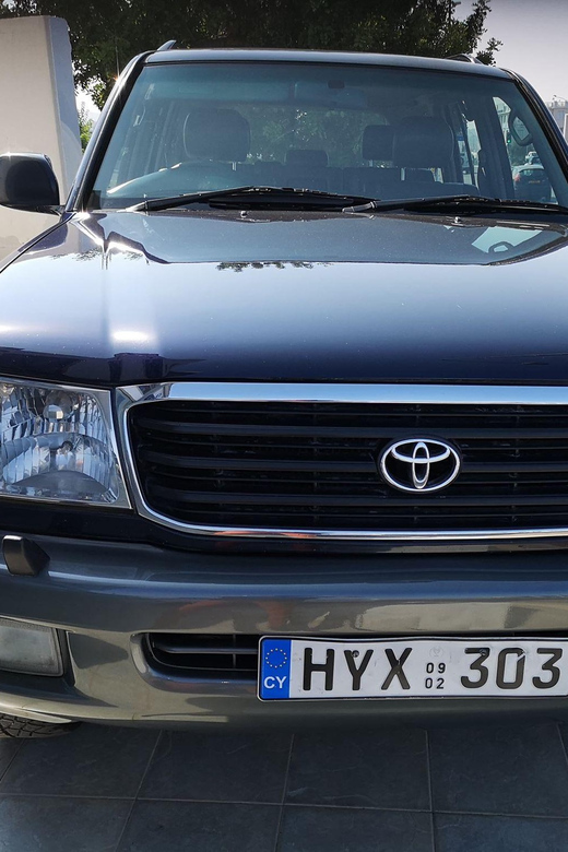 Rent a 4WD Toyota Landcruiser - Driver Requirements and Restrictions