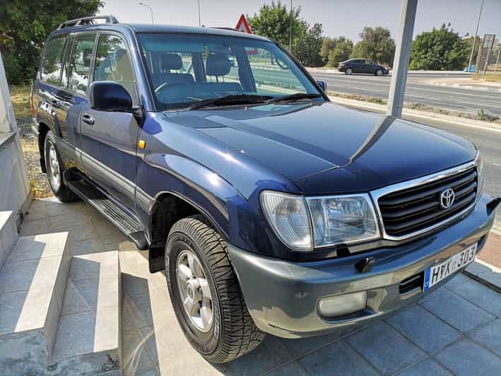 Rent a 4WD Toyota Landcruiser - Meeting Point and Pickup