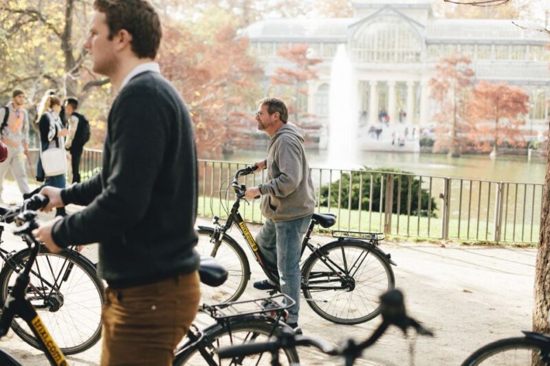 Rent a Bike in Madrid -Free Phone Holder and Selfguided Tour - Included Amenities