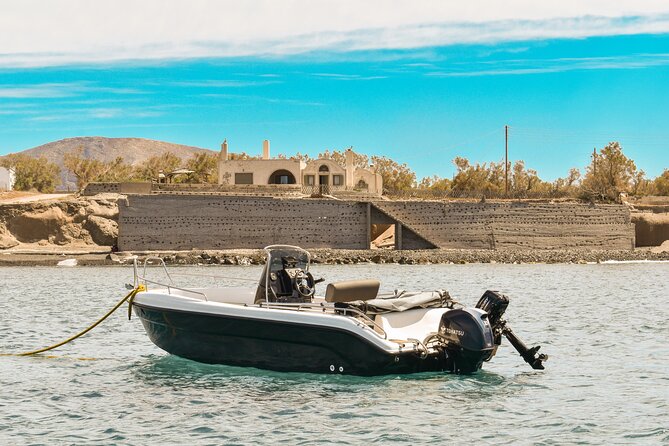 Rent a Boat With 30/50hp Engine in Santorini Without a License - Selecting the Perfect Boat
