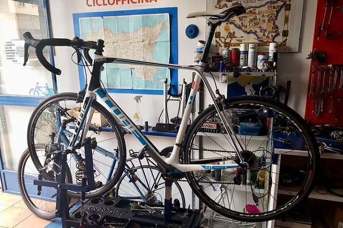 Rent a Carbon or Aluminum Road Bike in Sicily - Carbon Vs. Aluminum Road Bikes