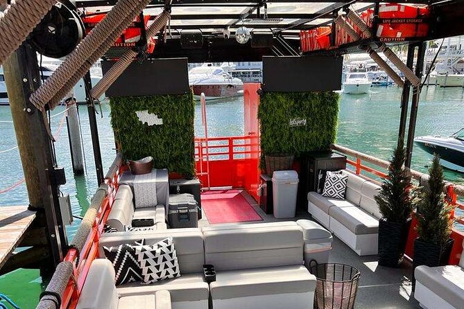 Rent a Day Party Club Boat in Miami on the Champagne Showers!! - Reviews