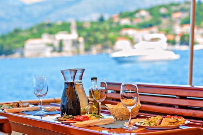 Rent a Traditional Wooden Boat (64 Pax) - Location and Directions